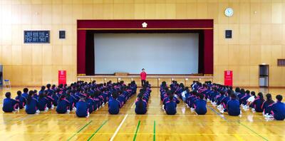 4月11日　学年集会3