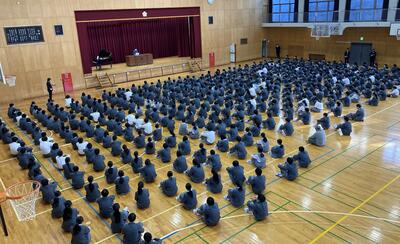 生徒会本部役員の年頭の挨拶